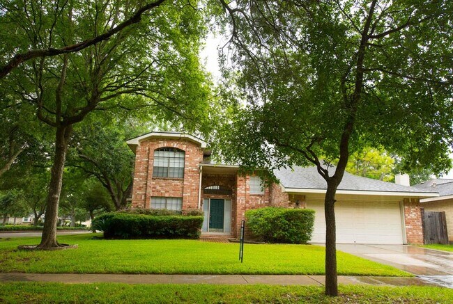Foto del edificio - 2458 Parkwood Ln