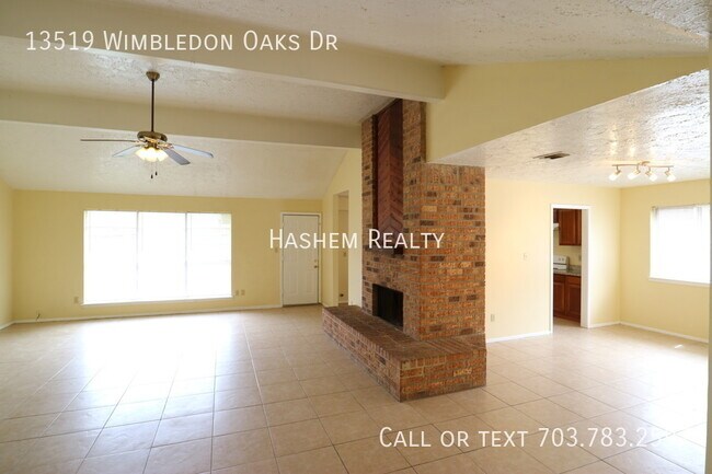 Building Photo - Cozy 3 bedroom 2 bath home available early...