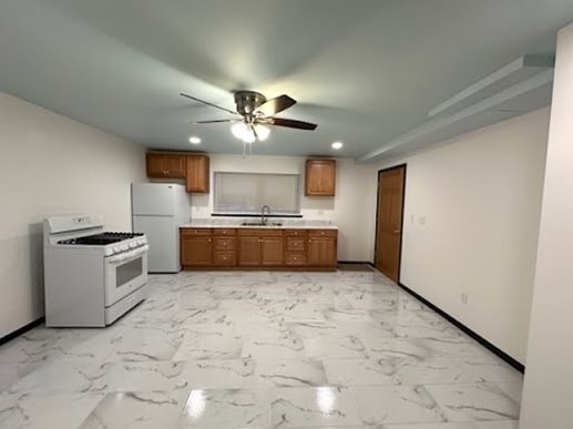 Kitchen - 4501 N Campbell Ave