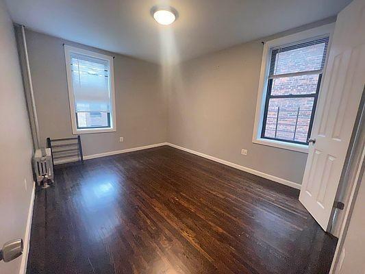 Foto del edificio - 2 bedroom in BRONX NY 10462