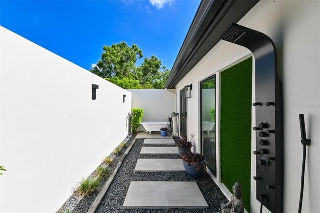 Building Photo - 13916 Wellesford Way