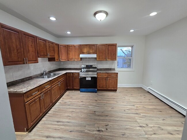 Foto del edificio - 1709 Kerrigan Ave