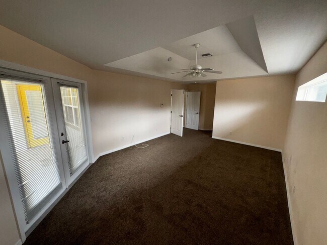 Foto del edificio - Oak Crest – 4BR/3BA Home with Covered Patio & Prime Ocala Location