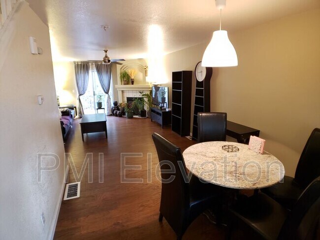Building Photo - 11806 E Kepner Dr