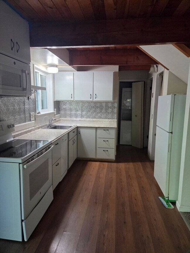 Foto del edificio - Charming 3-Bed, 2-Bath Home in Peaceful Tw...