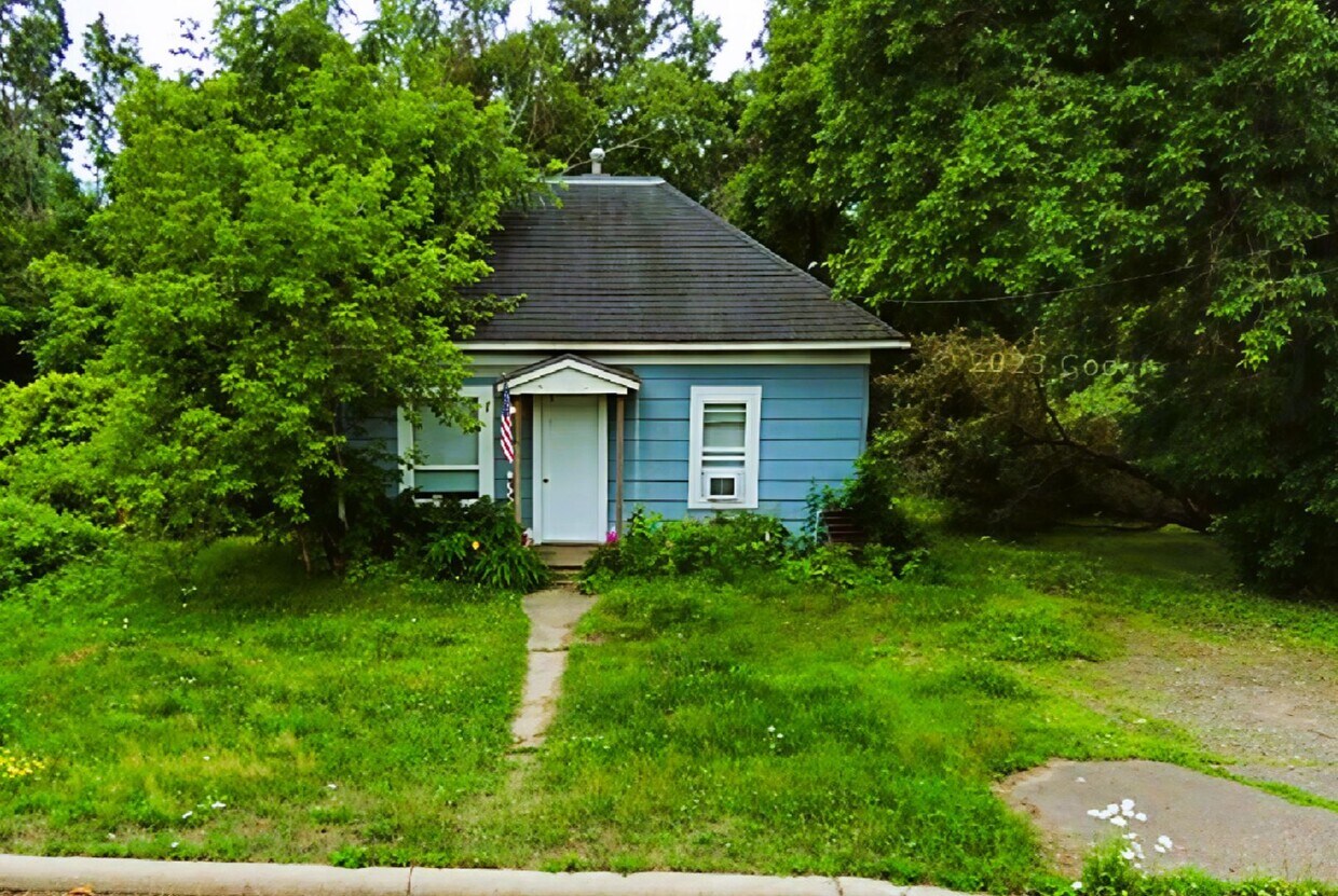 Foto principal - 218 Sabin Ave W