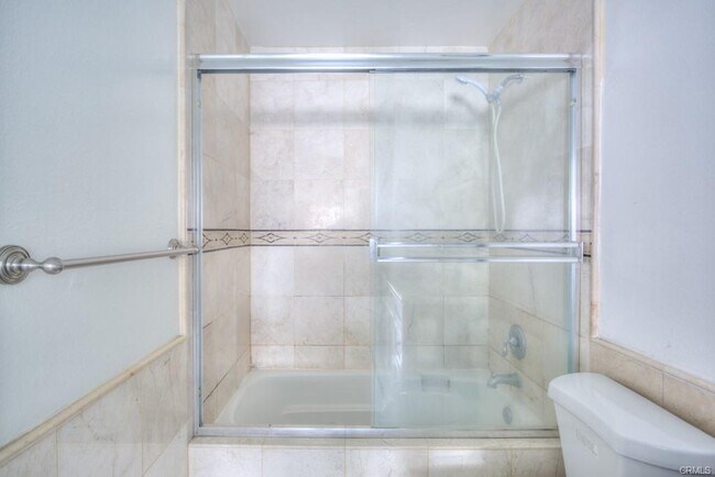 Foto del edificio - 2210 Shady Hills Dr