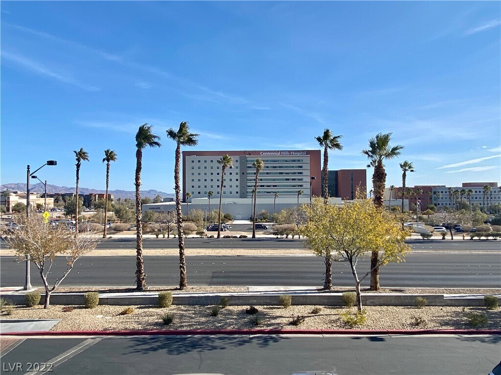 Primary Photo - 6955 N Durango Dr