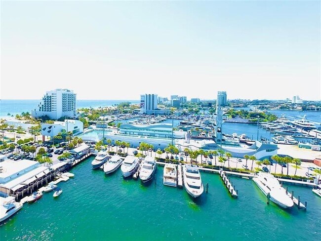 Building Photo - 1 Las Olas Cir