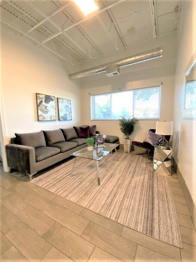 Foto del edificio - 460 Coventry Ln