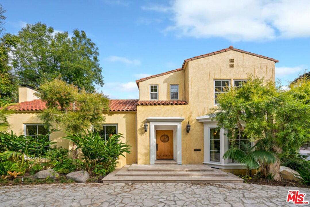Primary Photo - 702 N Rodeo Dr
