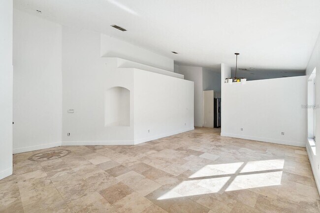 Foto del edificio - 608 Bridge Creek Blvd