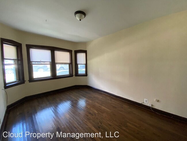 Building Photo - 1 br, 1 bath Apartment - 4037 N. Central Park