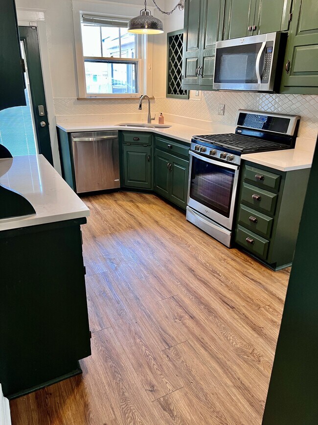 Foto del edificio - 7441 Teasdale Ave