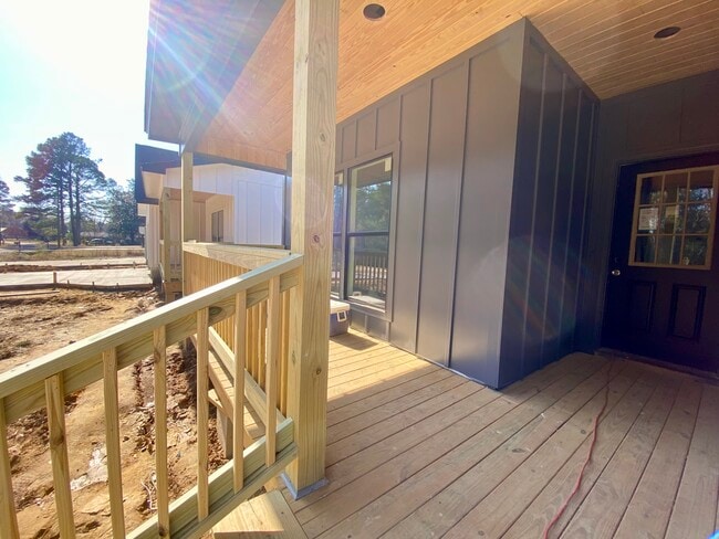 Building Photo - 228 Sylvan Rd