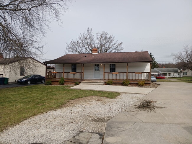 Building Photo - 2472 Beech St