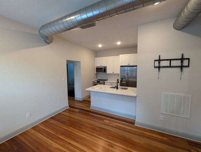 Building Photo - 3611 Newton Ave