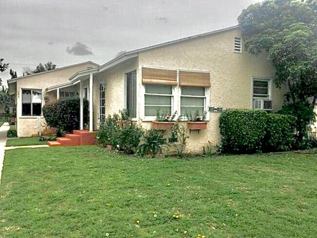 607 N Rosemary Lane DUPLEX (última unidad) - 607 N Rosemary Ln