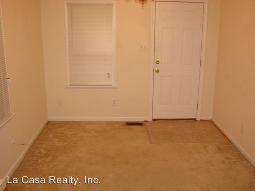 Building Photo - 803 Fox Chase