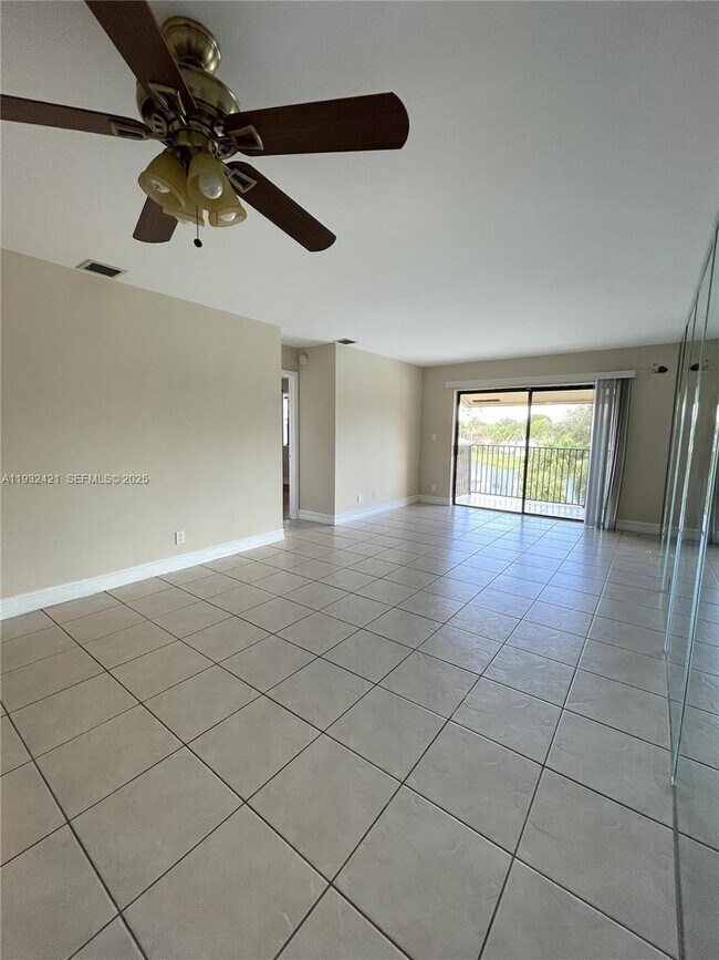 Foto del edificio - 11453 NW 39th Ct