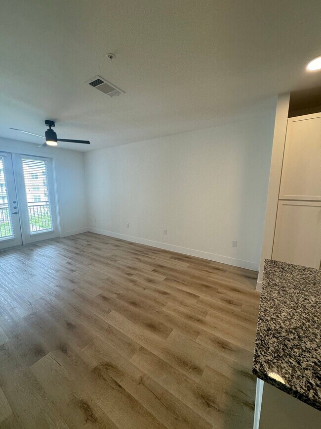 Foto del edificio - 2343 Portman Ave