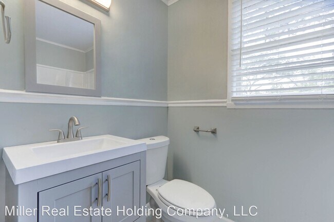 Foto del edificio - 3 br, 1 bath House - 1203 East 57th Street