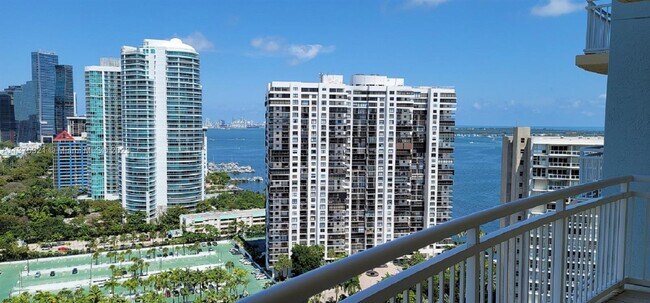 Building Photo - 2475 Brickell Ave