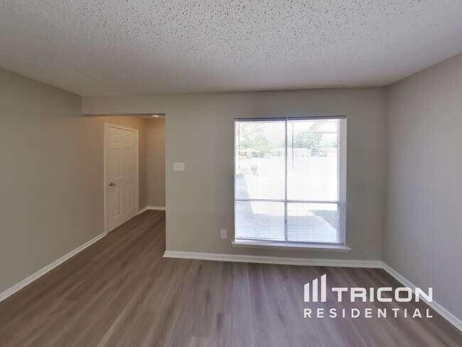Foto del edificio - 4725 South Dr W
