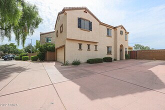 Building Photo - 3039 W Los Gatos Dr