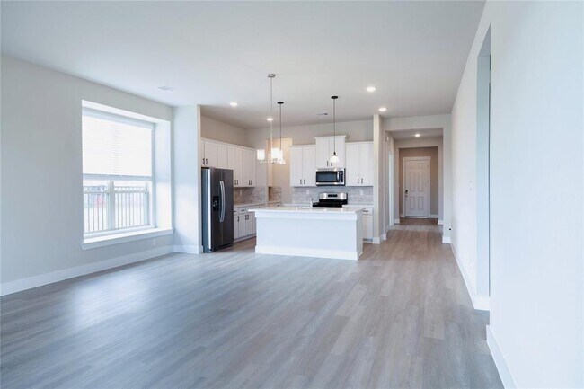 Building Photo - 2204 Inglenook Grv Dr