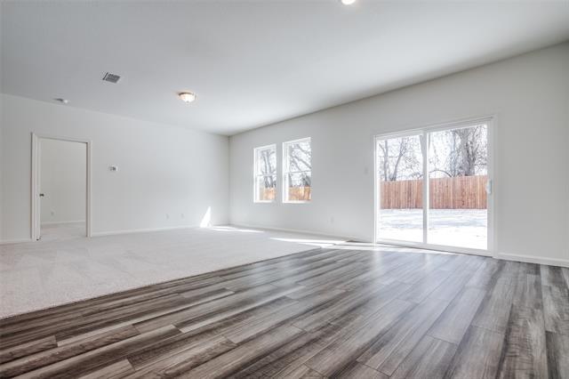 Foto del edificio - 2621 Silver Leaf Ln