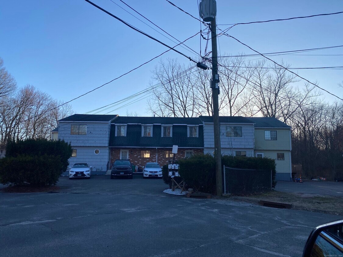 Primary Photo - 99 Fairwood Ave