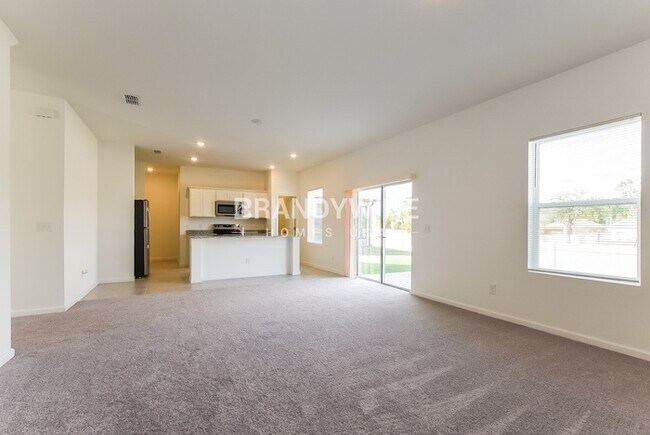 Foto del edificio - 1650 Effra Wy