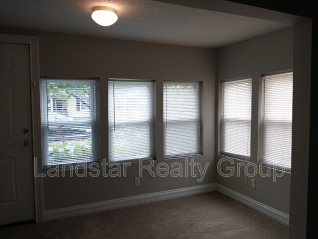 Foto del edificio - 514 Lilly Ave