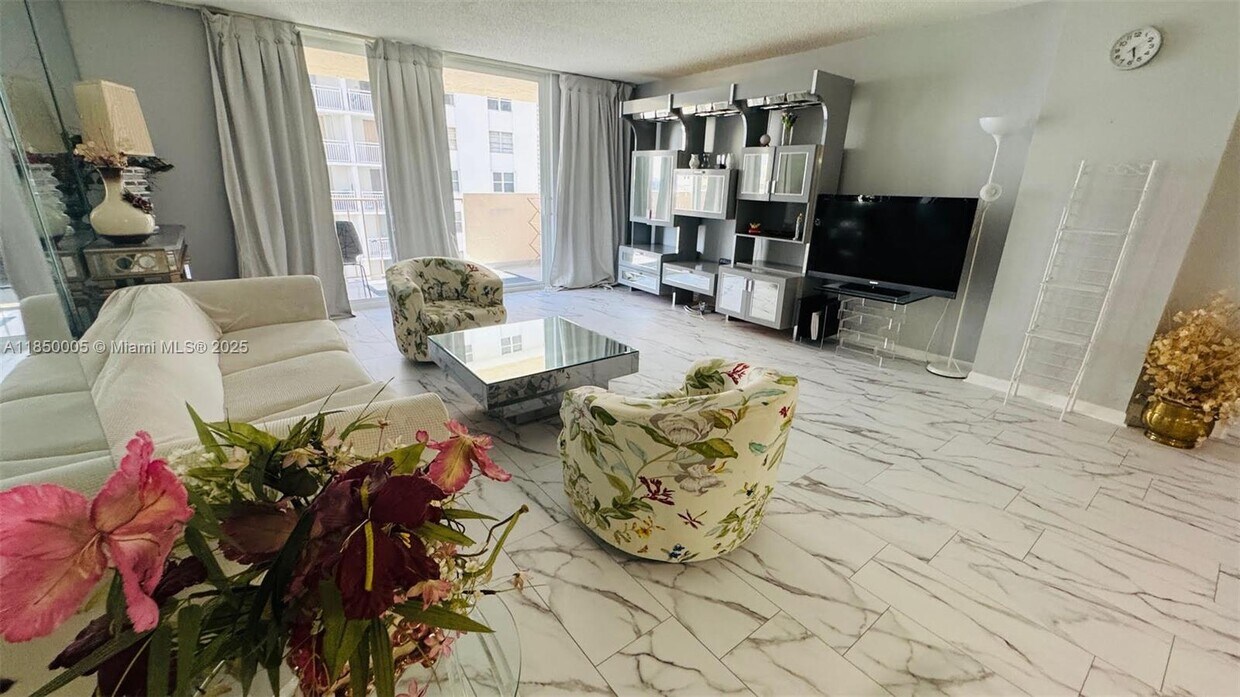Foto principal - 1865 S Ocean Dr