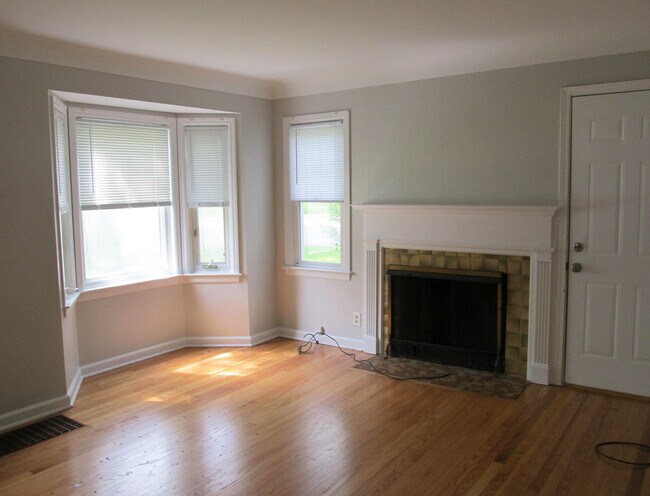 Building Photo - Quaint Cape Cod in Kalamazoo