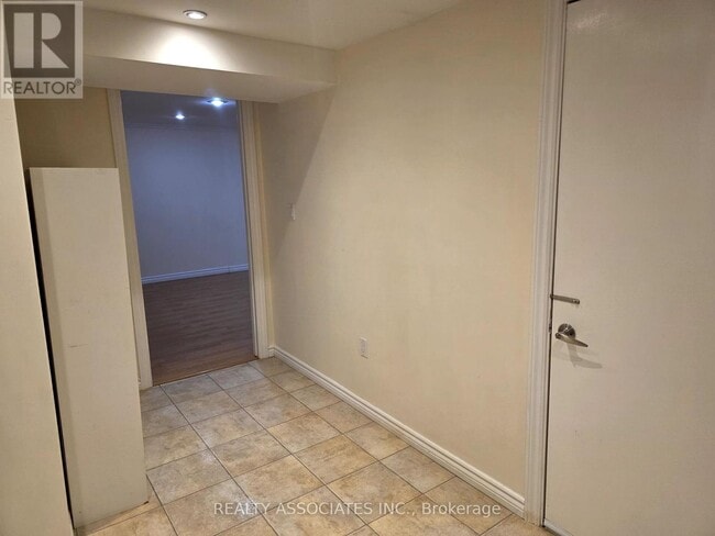 Building Photo - 99 Woodpark Pl