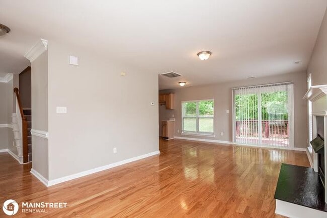 Building Photo - 10420 Northwoods Forest Dr, Charlotte, NC ...