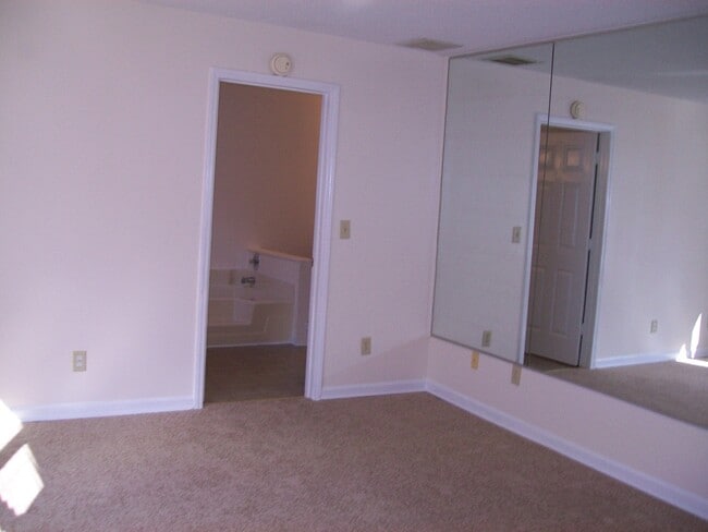 Building Photo - 3680 Snapps Ferry Rd