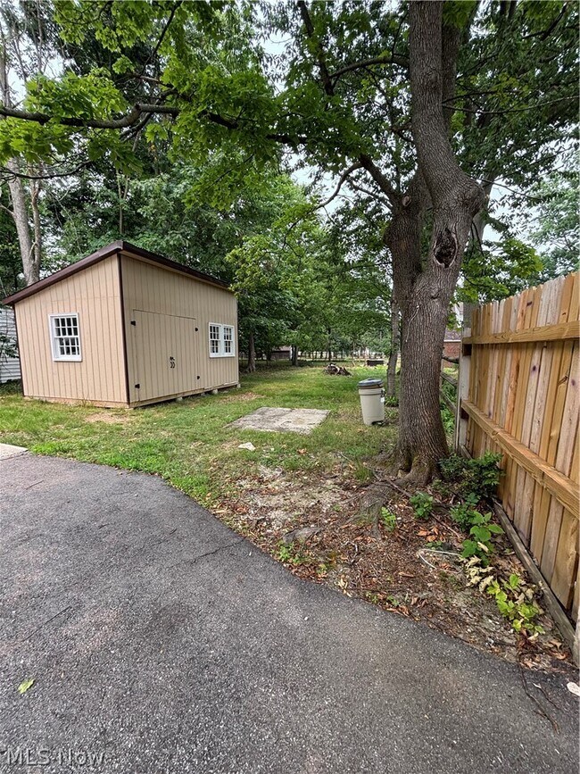 Building Photo - 5923 Edgewood Rd