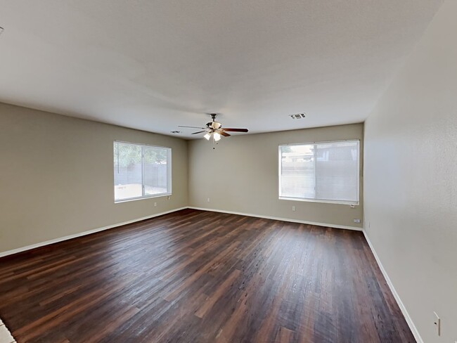 Foto del edificio - 5148 W Topeka Dr