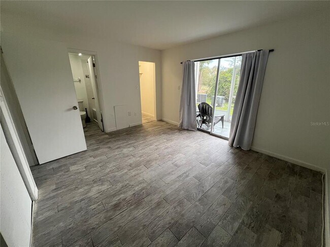 Building Photo - 4507 3rd St Cir W