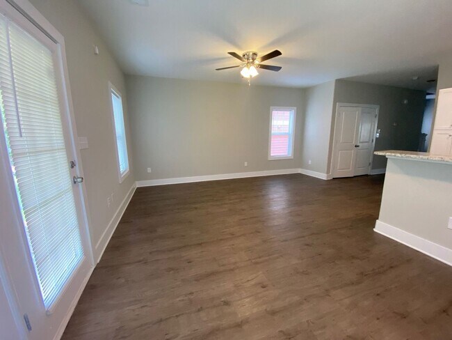 Photo - NEWLY RENOVATED 4 Bedroom House in The Ret...