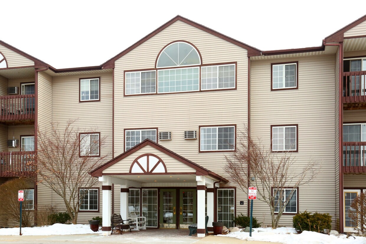 Ivan Woods Apartments in Lansing, MI