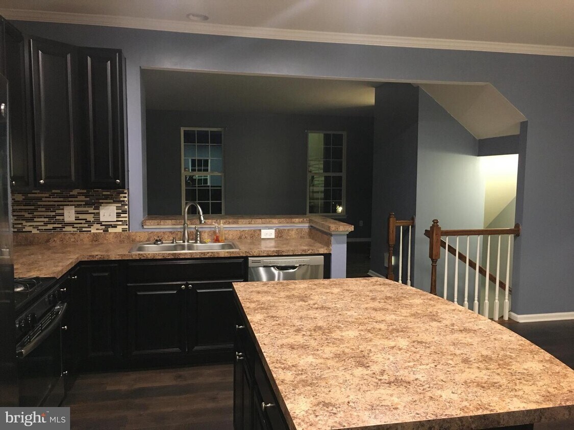 Primary Photo - 1220 Carrick Ct