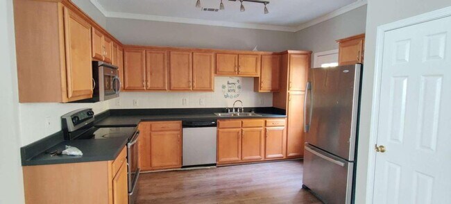 Foto del edificio - 370 Brentwood Dr