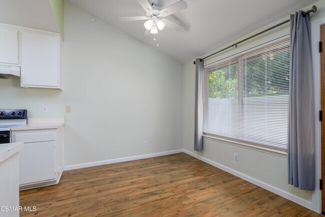 Building Photo - 1375 Ramona Dr