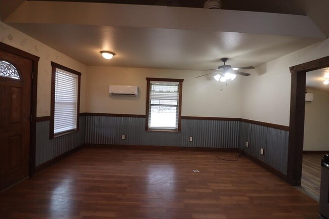 Building Photo - 1800 Newport Rd