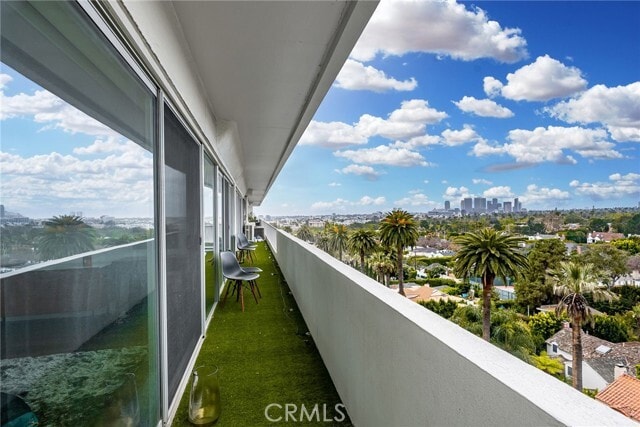 Primary Photo - 838 N Doheny Dr