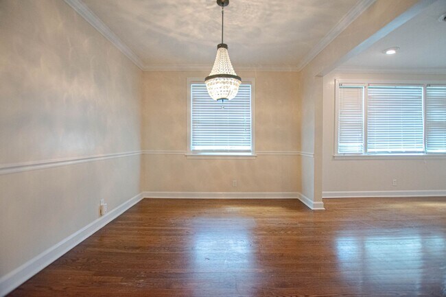 Foto del edificio - Three Bedroom off of Madison!